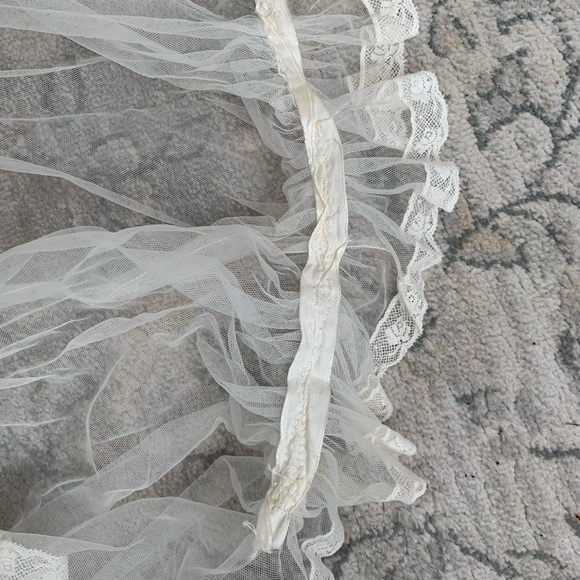 Vintage First Communion Ivory White Veil with Lace & Flower Wreath Headpiece - Picture 6 of 8